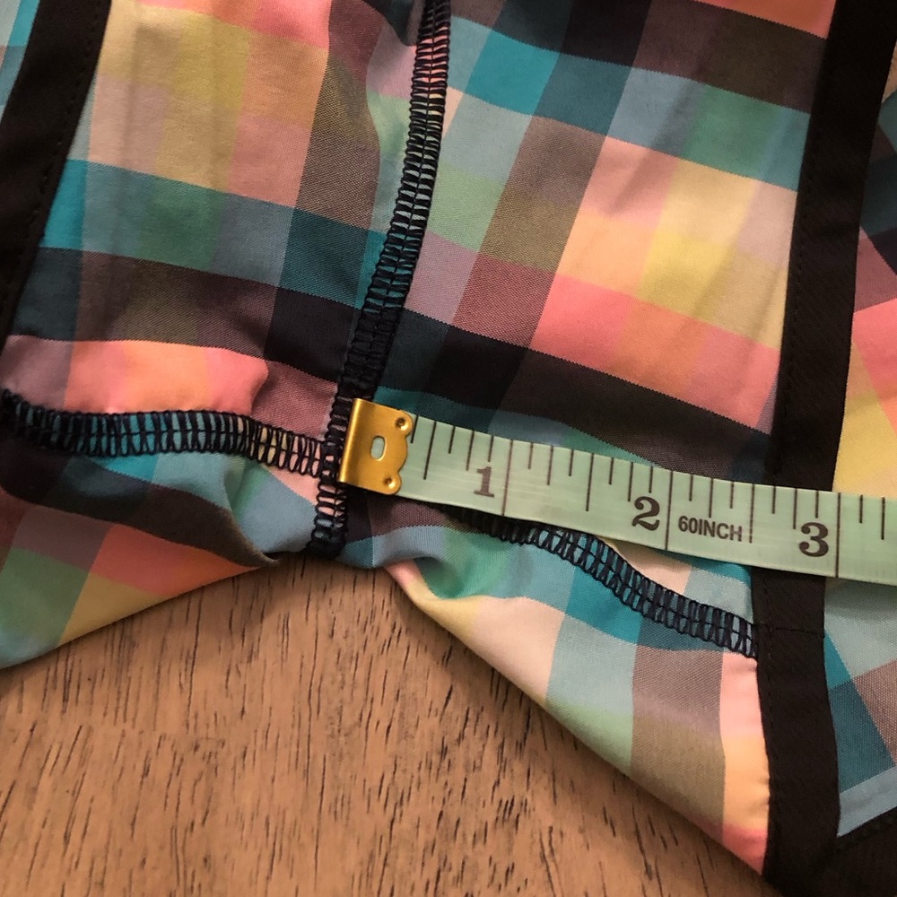 Lululemon | Plaid Speed Up Shorts - Picture 4 of 8